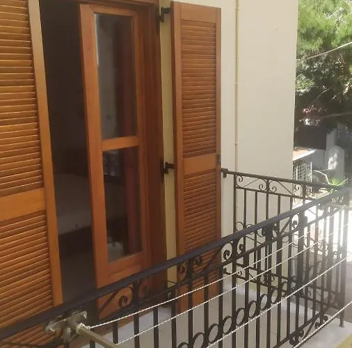 Anna's Apartmán Ermupoli